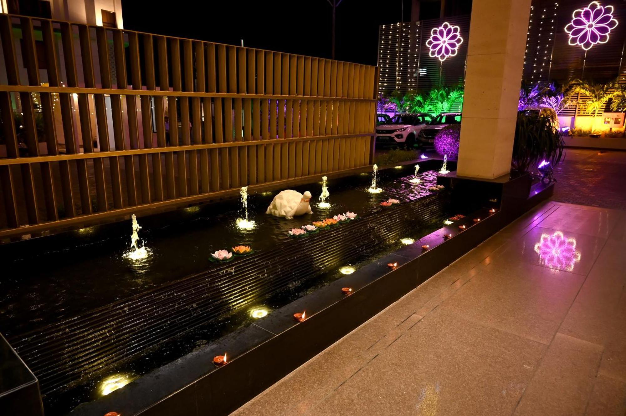 Marigold-Newly Renovated Hotel Shirdi Exterior foto