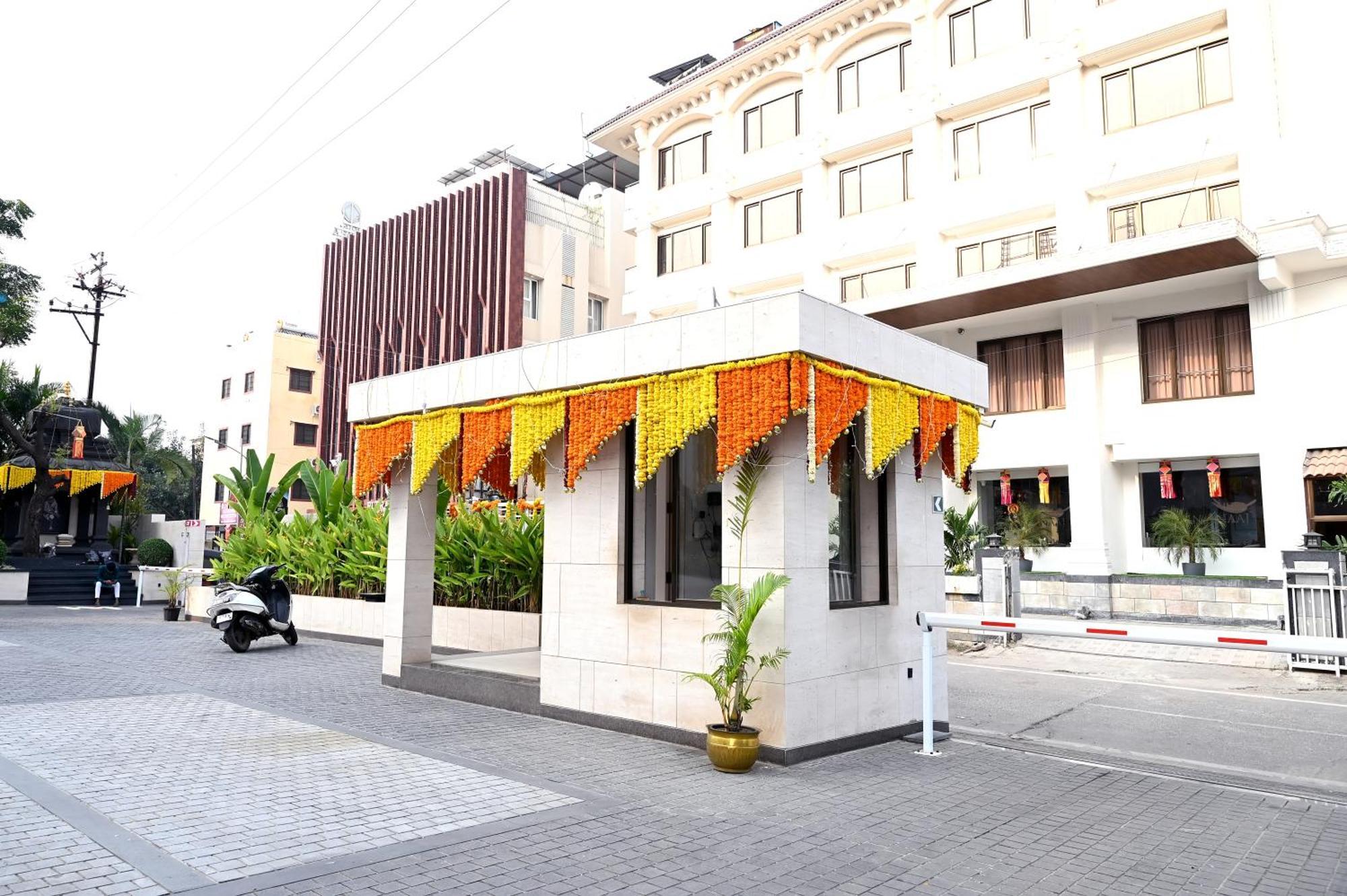 Marigold-Newly Renovated Hotel Shirdi Exterior foto