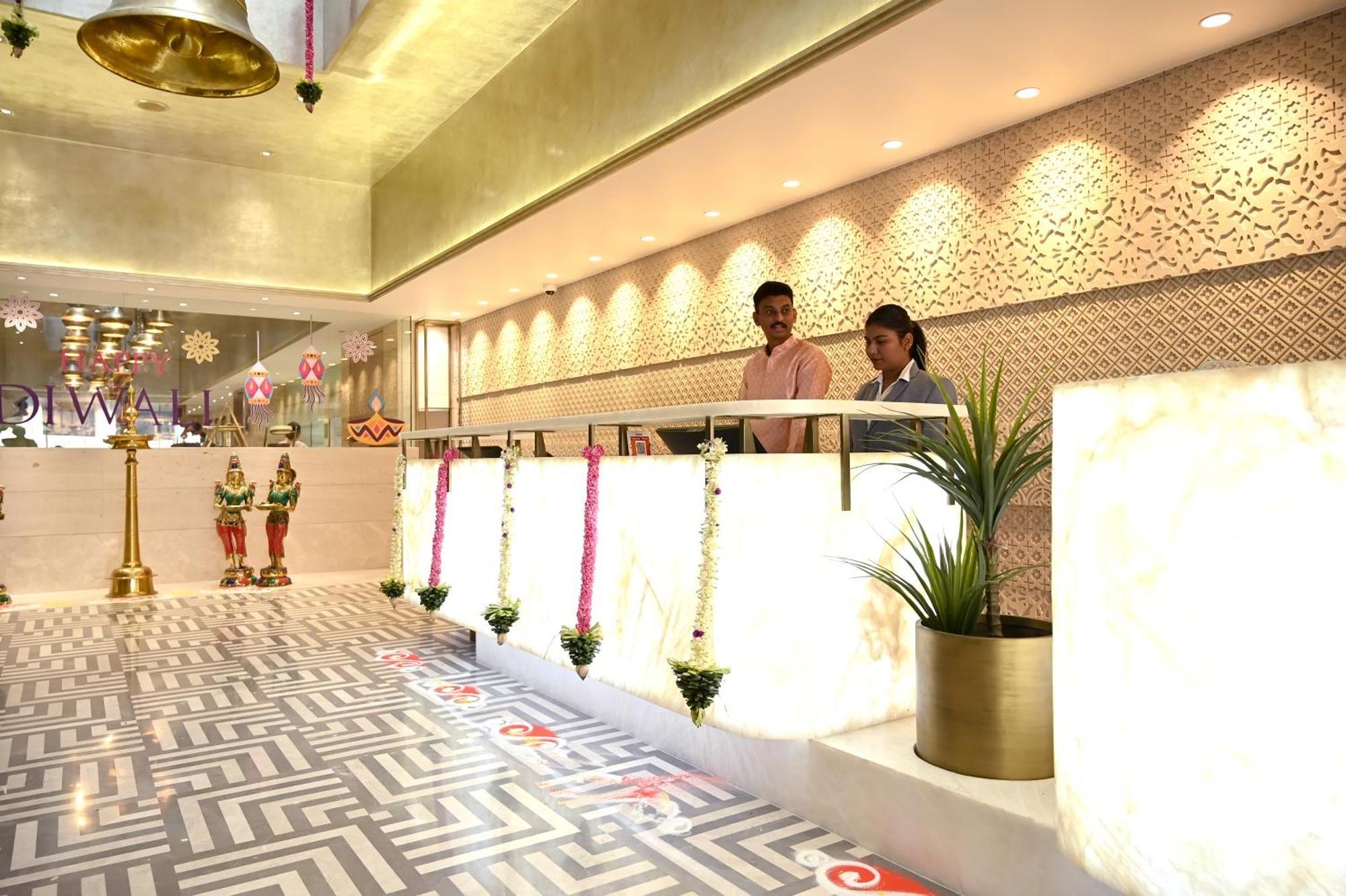 Marigold-Newly Renovated Hotel Shirdi Exterior foto