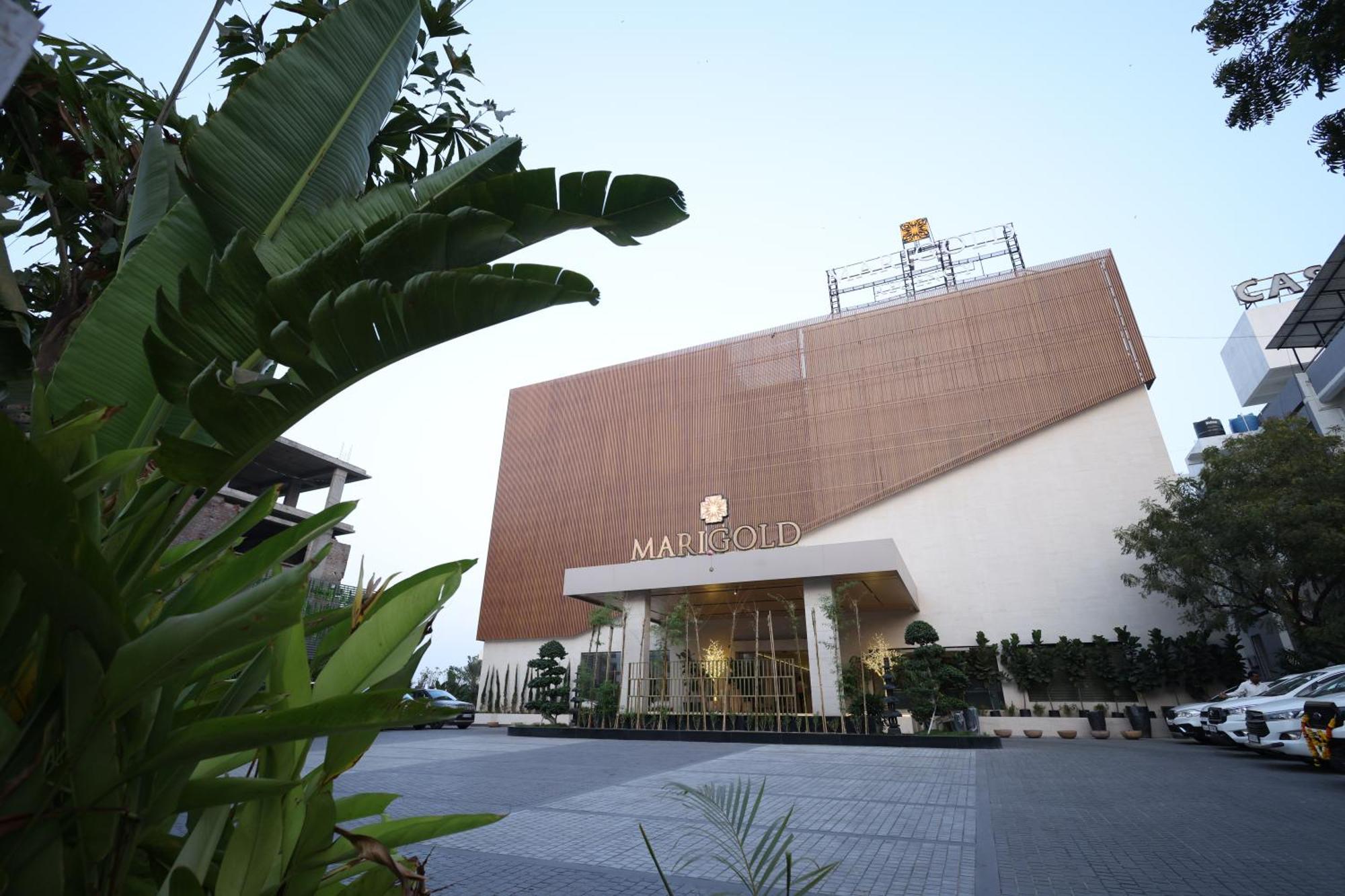 Marigold-Newly Renovated Hotel Shirdi Exterior foto