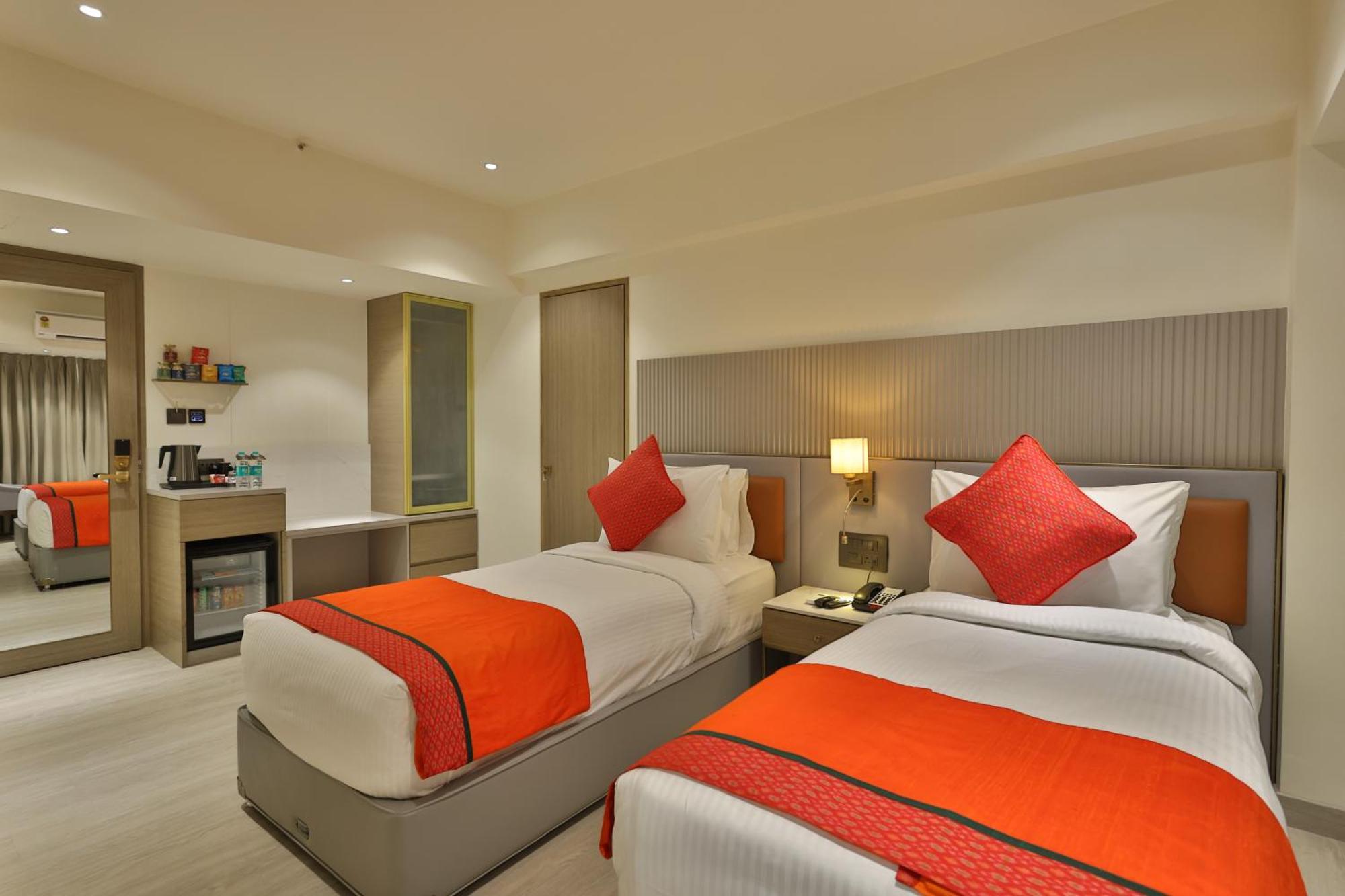 Marigold-Newly Renovated Hotel Shirdi Exterior foto